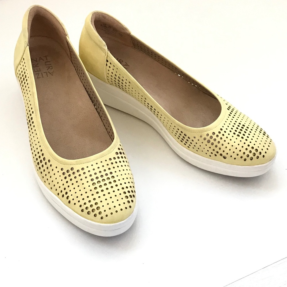 NATURALIZER Low Wedge Heel Comfort Shoe Women’s Size 9.5 WIDE